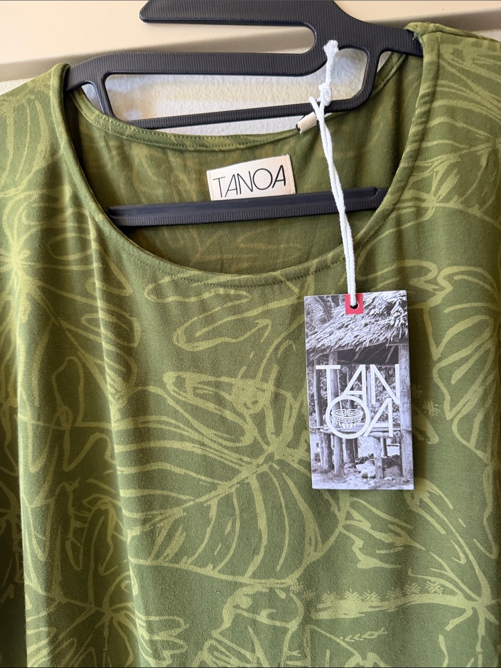 Tanoa Olive Green Tropical Leaf Short Sleeve Tee - Picture 3 of 3